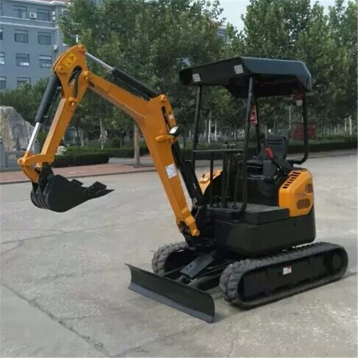 輪式小型挖掘機操作圖