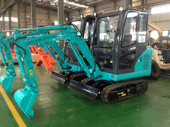 小型挖掘機(jī)操作